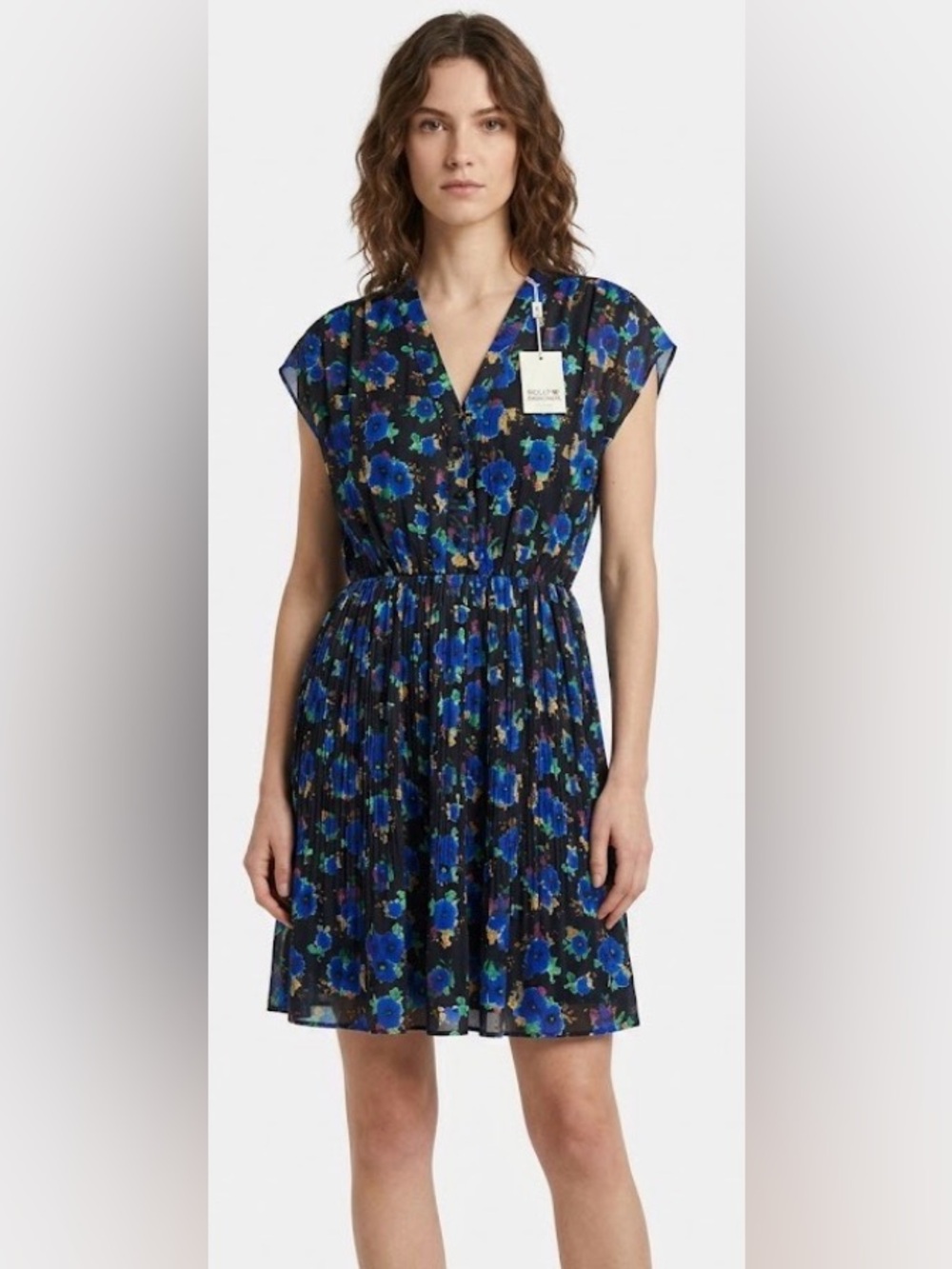 Molly Bracken Pleated Floral V-Neck Dress -NWT (small)